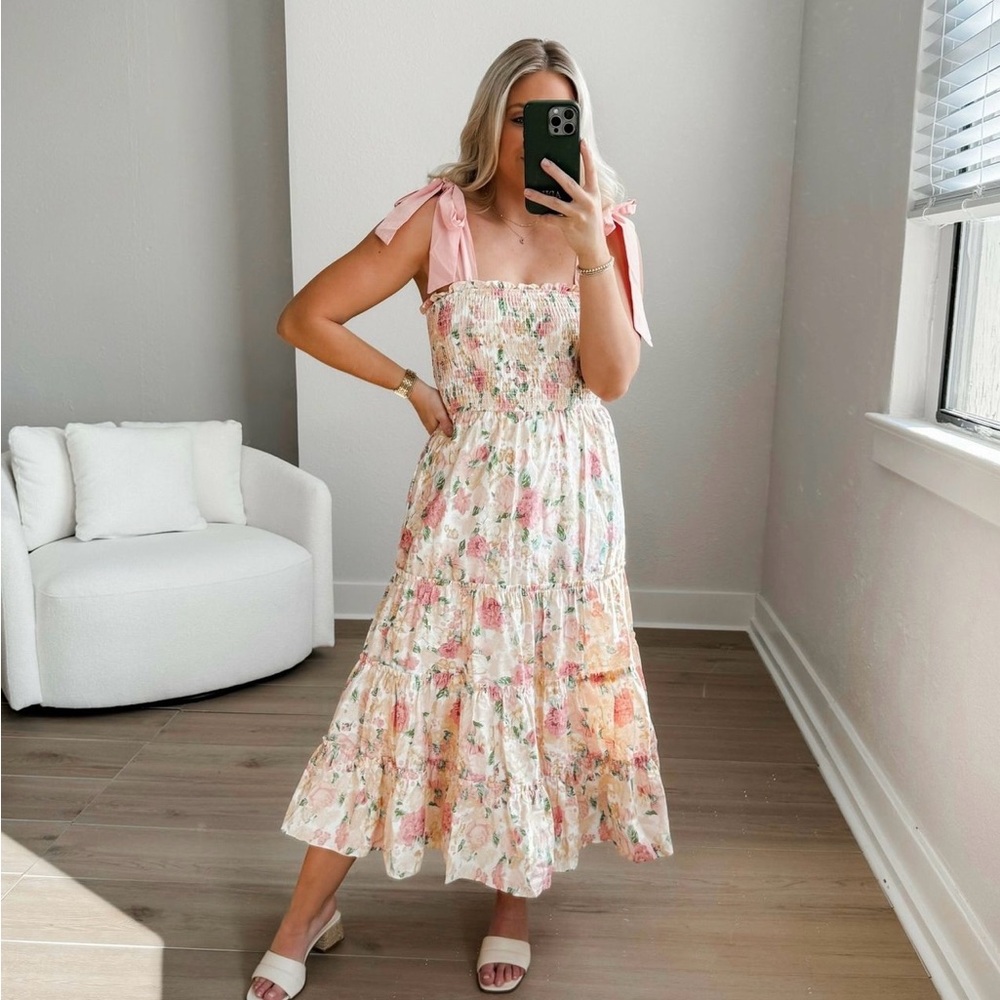 Storia* Floal Midi Dress 👛🥂💐